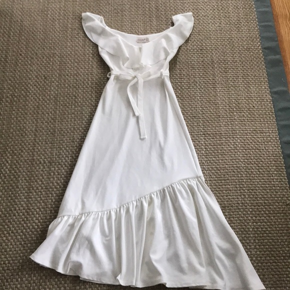 Ruffle dress wedding bride shower reception - Picture 2 of 3